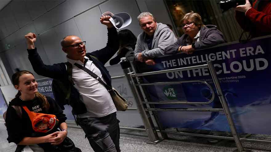 'Everyone cheered': stranded Gulf travellers gamble on their route home