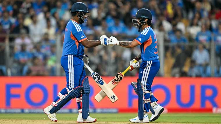 ٹی 20 ورلڈ کپ: دوسرے سیمی فائنل میں بھارت کی انگلینڈ کے خلاف بیٹنگ جاری