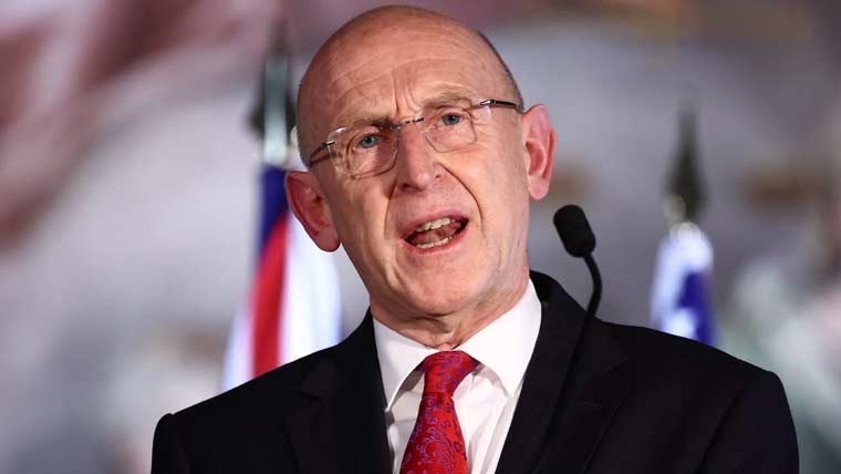 بحری جنگی جہاز اگلے دو ہفتوں میں قبرص پہنچ جائے گا، برطانوی سیکرٹری دفاع