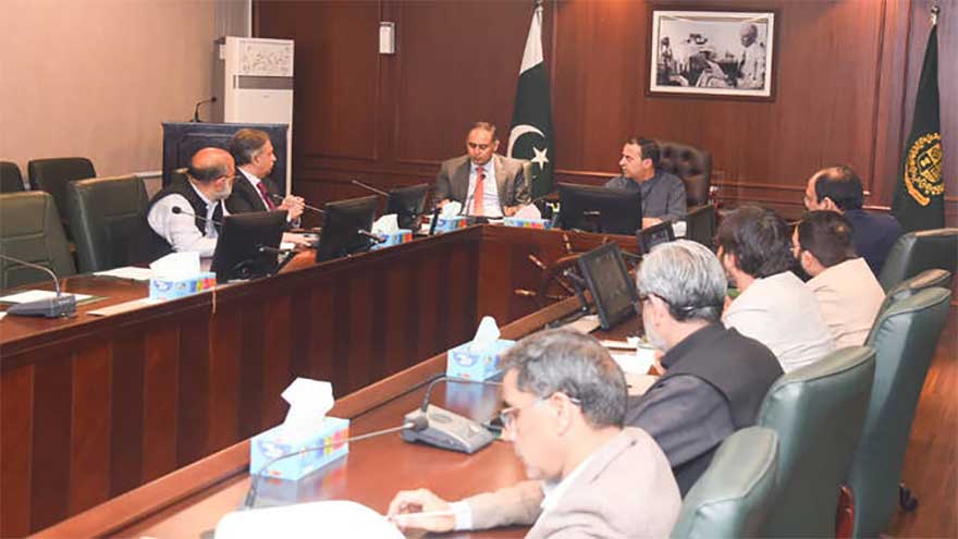 Minister highlights shipping opportunities as global trade routes face challenges