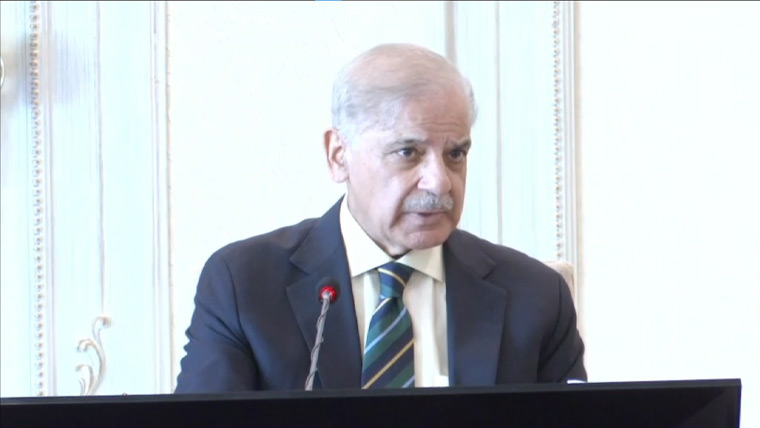 وزیراعظم کی زیرصدارت پٹرولیم مصنوعات پر اجلاس، مناسب ذخیرہ موجود، مصنوعی قلت پر کارروائی کا حکم