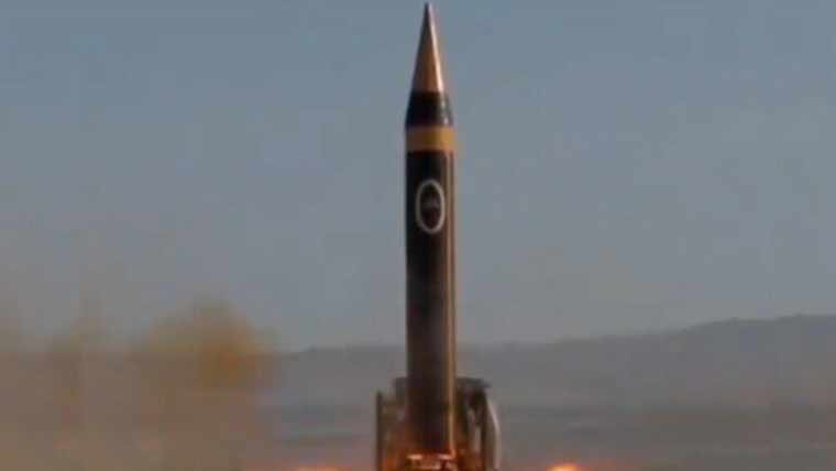 ایران نے اسرائیل پر کلسٹر بموں سے لیس خیبر شکن میزائل برسا دیئے