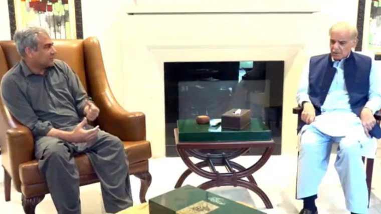 وزیراعظم کی وفاقی وزیر داخلہ کی رہائش گاہ آمد، محسن نقوی کی خیریت دریافت کی