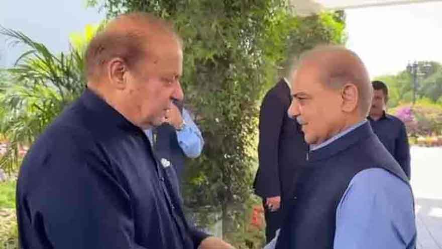 PM Shehbaz meets Nawaz Sharif at Jati Umra to discuss economy and oil supply