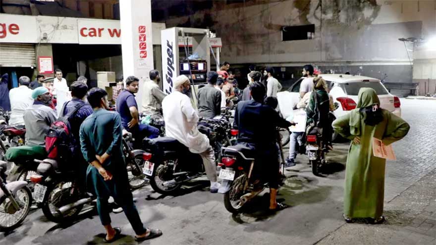 Pakistan fuel price hike may slow growth, push inflation higher, economists warn