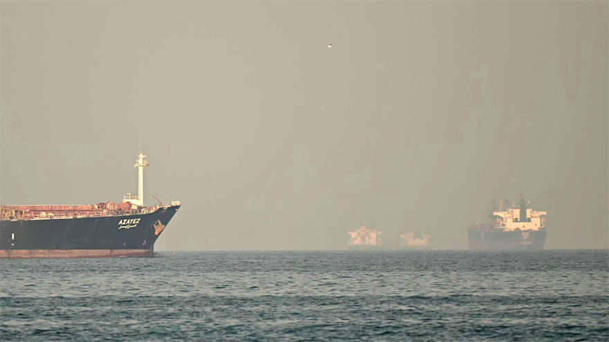 10 vessels attacked in Hormuz Strait: analysts
