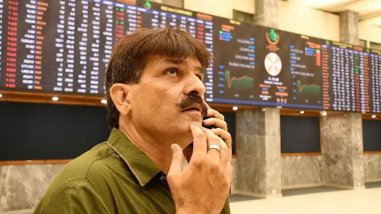 پاکستان سٹاک مارکیٹ میں 9700 پوائنٹس کی کمی، ٹریڈنگ عارضی طور پر روک دی گئی