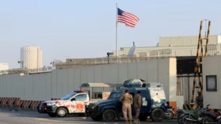 کراچی اور لاہور میں امریکی قونصل خانوں کی سروسز تاحال معطل