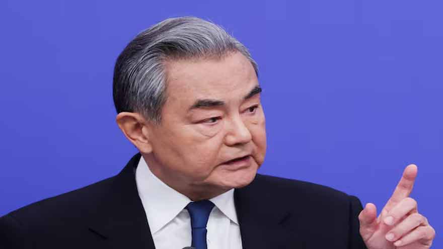 China's foreign minister calls for ceasefire in Gulf region