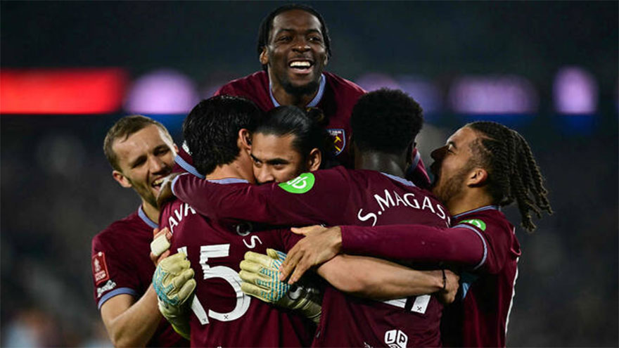 West Ham reach FA Cup quarters after Ouattara's penalty howler