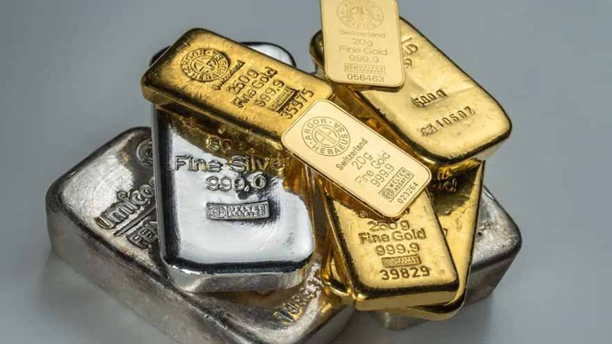 Gold, silver prices jump sharply in Pakistan following global trend