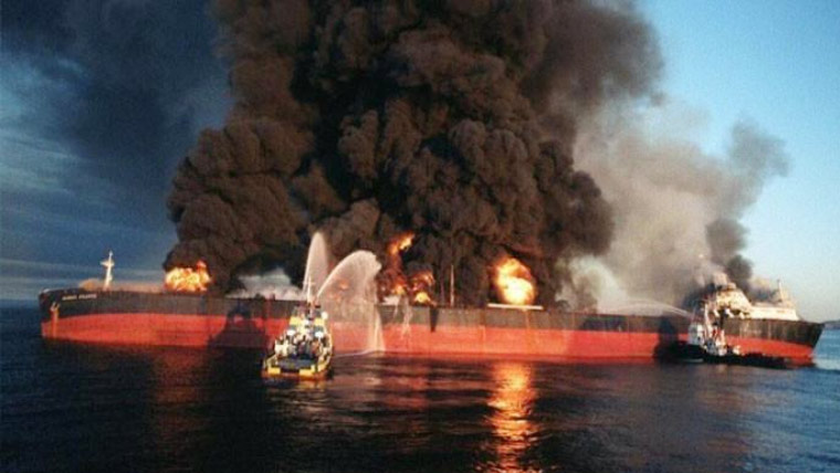 آبنائے ہرمز میں مائنز بچھانے والی 16 ایرانی کشتیاں تباہ کر دیں: سینٹ کام کا دعویٰ