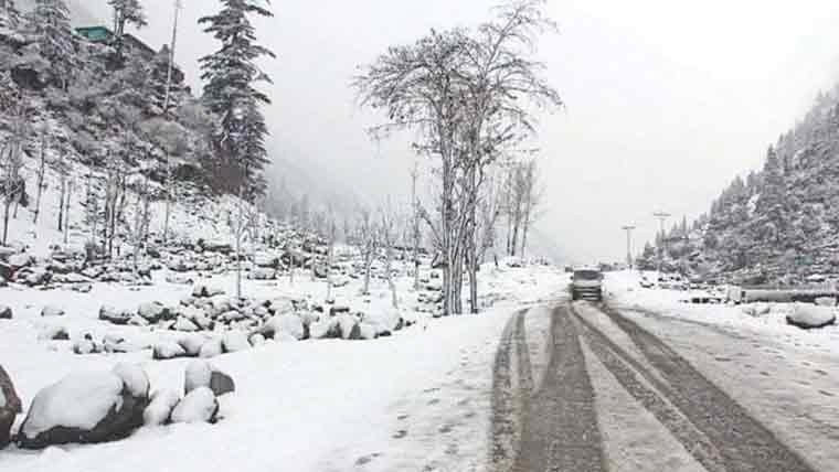 آزاد کشمیر میں بارش اور برفباری کا سلسلہ تھم گیا، سردی کی شدت برقرار
