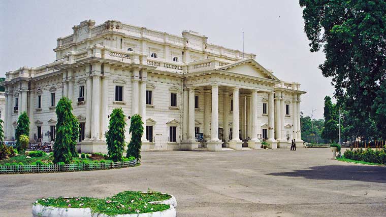 تاریخی قائداعظم لائبریری کی ڈیجیٹلائزیشن کے بڑے منصوبے کا آغاز