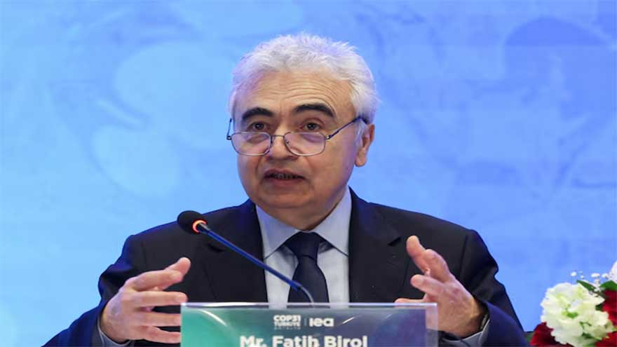 World faces largest-ever oil supply disruption on Middle East war, IEA says