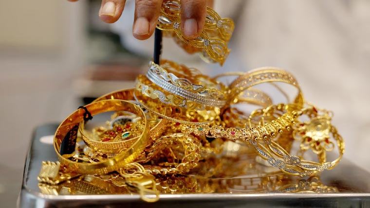 2 روز کے وقفے کے بعد سونے اور چاندی کی قیمتوں میں کمی