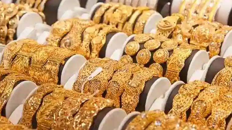 سونے کی قیمت میں بڑی کمی، فی تولہ 7 ہزار 100 روپے سستا