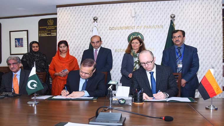 پاکستان اور جرمن ترقیاتی بینک کے درمیان 18ملین یورو کا معاہدہ