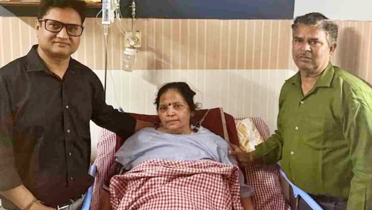 بھارت: سڑک پر پڑے گڑھے نے مردہ خاتون کو زندہ کردیا