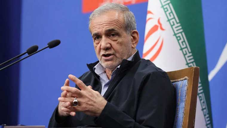 دشمن کے حملوں کے باوجود ملک معمول کے مطابق چل رہا ہے: ایرانی صدر