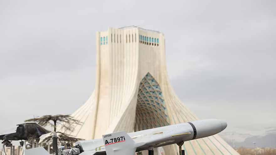 Dunya News Russia is supplying Iran with Shahed drones, Zelenskiy claims