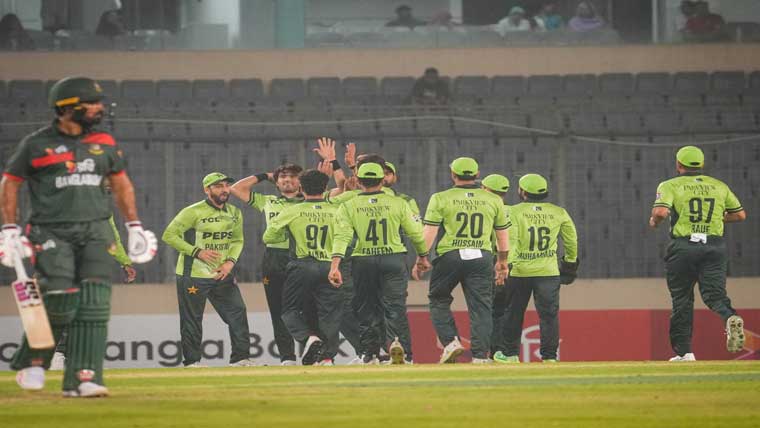 تیسرا اور فیصلہ کن ون ڈے: بنگلا دیش کا پاکستان کو جیت کیلئے291رنز کا ہدف
