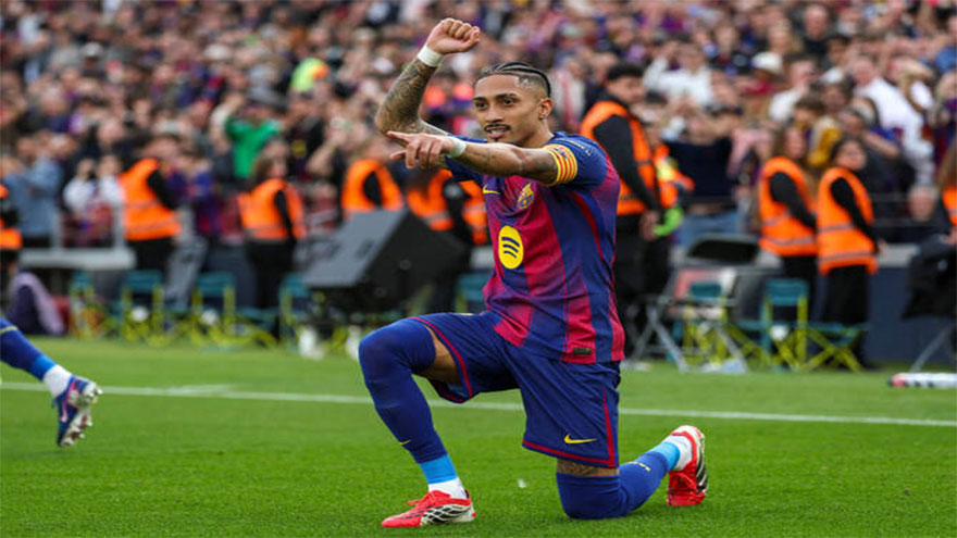 Raphinha hits treble as Liga leaders Barca thrash Sevilla