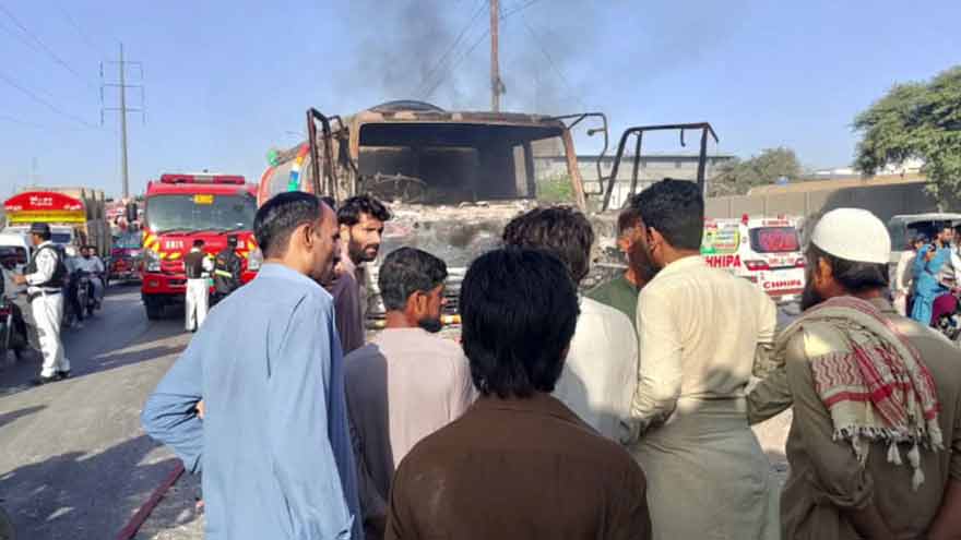 Three killed in Karachi traffic accidents within an hour