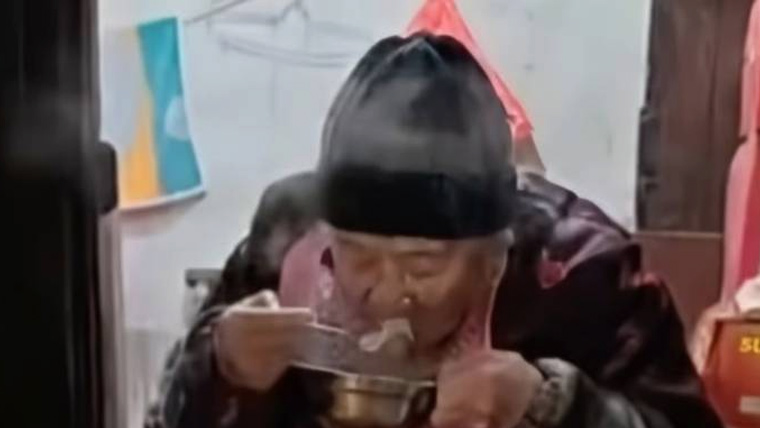 102 سالہ چینی خاتون جسے 50 سال میں کبھی ہسپتال جانے کی ضرورت نہیں پڑی