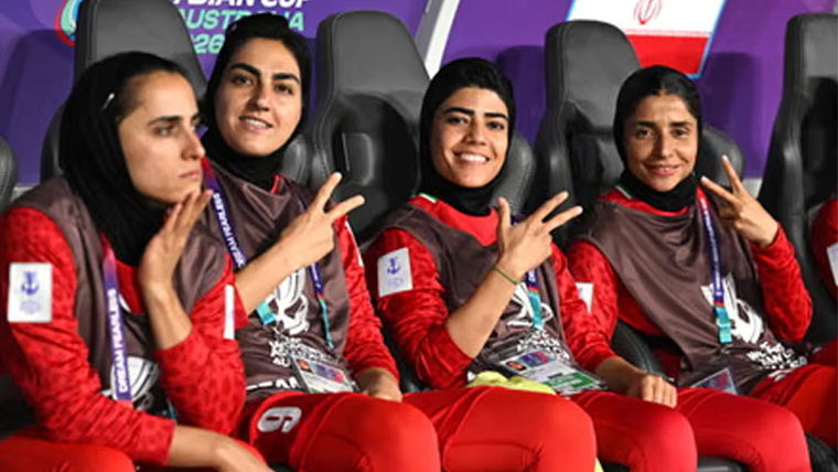 ایرنی ویمن فٹبالر ٹیم کی کپتان کا واپس وطن جانے کا فیصلہ