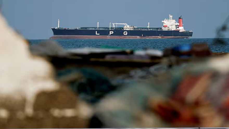 Oil gains over 2% as market weighs Iran war supply risks