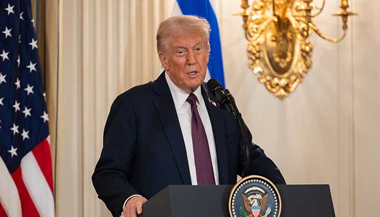 ٹرمپ بھی بوکھلاہٹ کا شکار، ایک ہی تقریر میں بیان بدلنے لگے