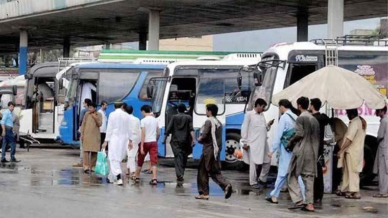 عید قریب، لاہور سے پردیسیوں کی واپسی میں تیزی، بس اڈوں پر شدید رش