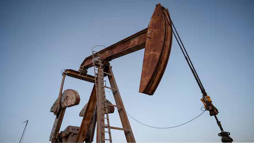 Oil rises 3% after Iran strikes Middle East energy facilities