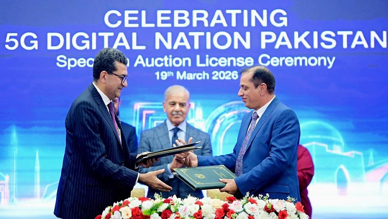پاکستان 5 جی کے دور میں داخل، 3 بڑی کمپنیوں کو لائسنس جاری، سروسز کا مرحلہ وار آغاز