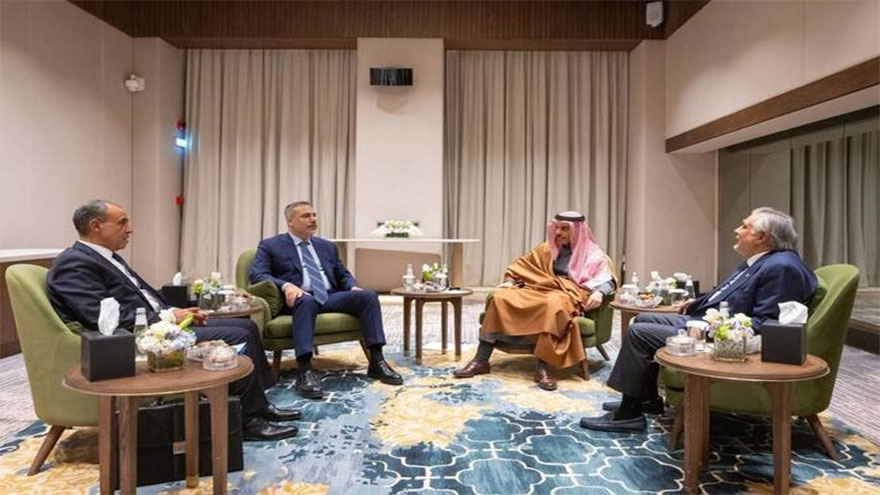 Ishaq Dar discusses regional situation with Saudi, Egyptian, Turkiye counterparts