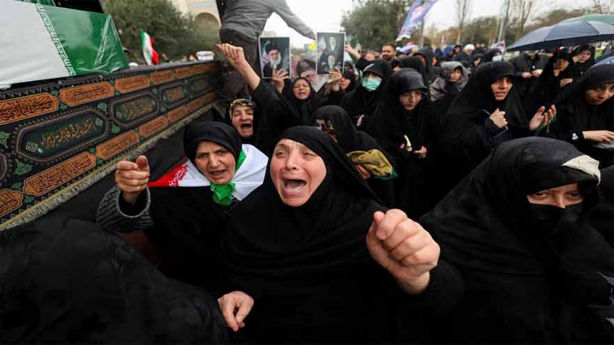 Iran hits Kuwait refinery, Israel kills Iranian Guards spokesman as war rages on