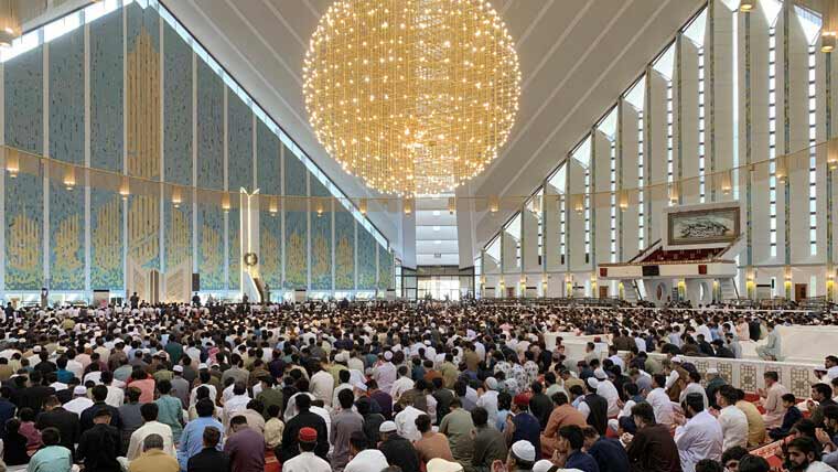 سیاسی قیادت شہریوں کی طرح میٹھی عید آبائی مقامات پر منا رہی ہے