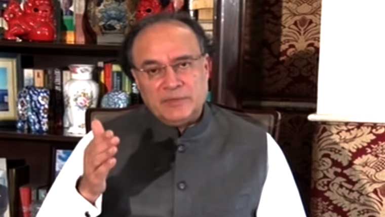 حکومت نے پٹرولیم مصنوعات کی قیمتوں پر 69 ارب کا بوجھ برداشت کیا: وزیر خزانہ