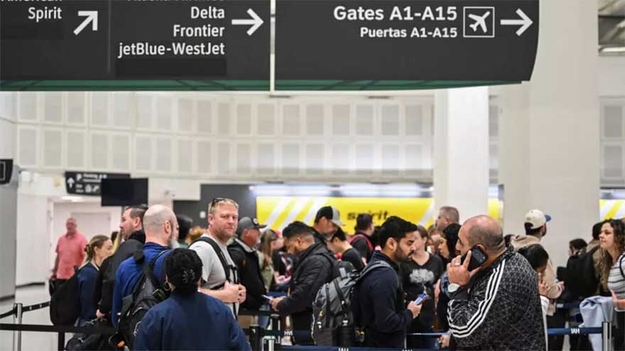 Dunya News Trump orders immigration agents to airports amid crippling budget standoff