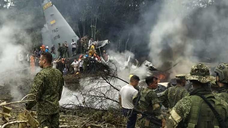 کولمبیا میں 125 مسافروں کو لے جانے والا فوجی طیارہ گر کر تباہ، ایک شخص ہلاک، درجنوں لاپتہ