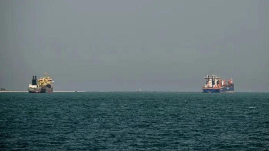 What cargo ships are passing Hormuz strait?