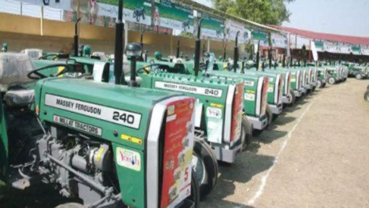 پنجاب: 20 ہزار گرین ٹریکٹرز تقسیم، مزید 10 ہزار کی فراہمی شروع