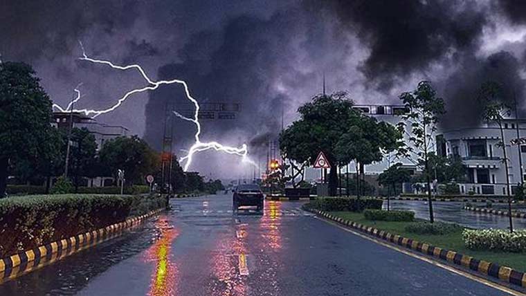 ملک بھر میں گرج چمک کے ساتھ مزید بارش اور برفباری کا الرٹ جاری