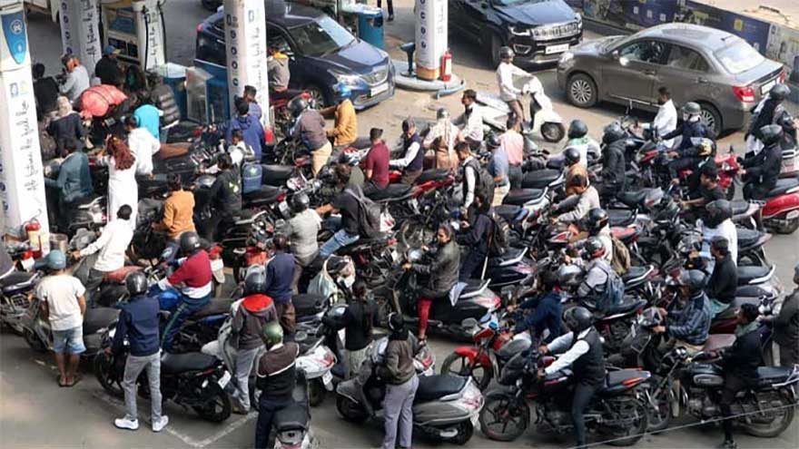  Fuel shortages grip India as queues form for petrol and diesel