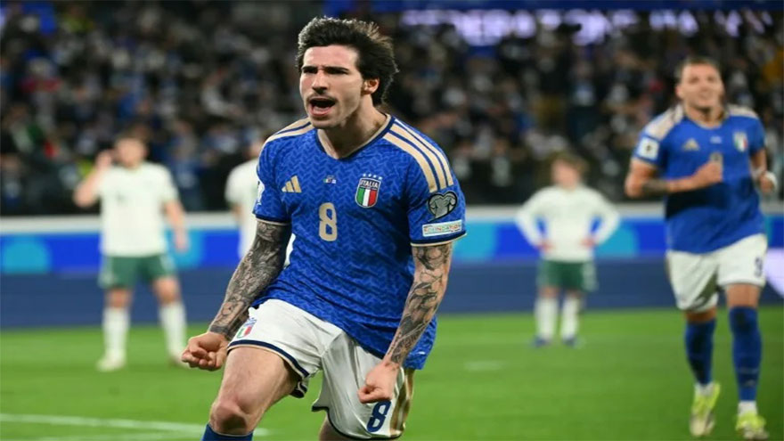Italy stay in World Cup hunt as Wales, Ireland suffer penalty heartbreak