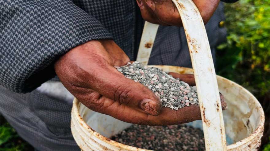 The war in Iran sparks a global fertilizer shortage and threatens food prices