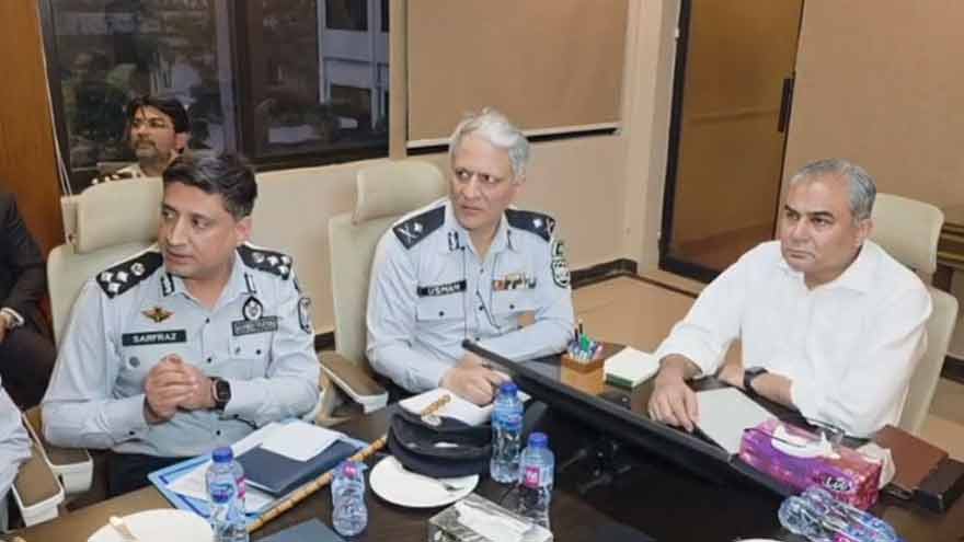 Dunya News Naqvi orders crackdown on corruption in govt departments