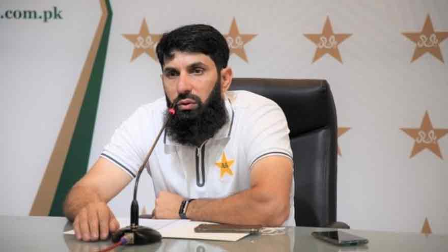 Misbahul Haq sends defamation notice to Ahmed Shehzad