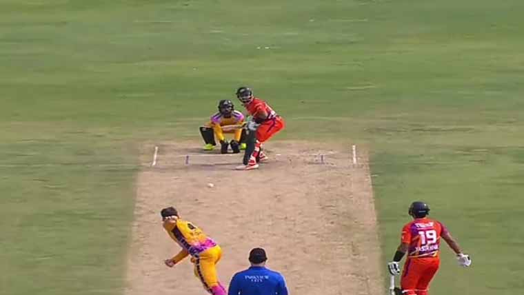 پی ایس ایل 11، پشاور زلمی کیخلاف راولپنڈیز کی بیٹنگ جاری